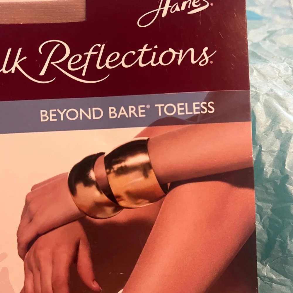 Hanes Silk Reflections Beyond Bare Toeless Control Top Pantyhose Beyond Natural
